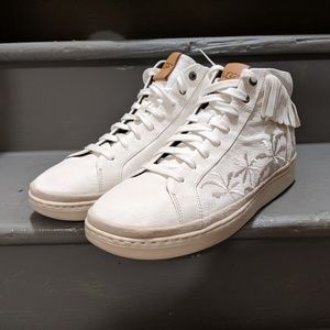 UGG Cali High Fringe Sneaker Men's size 10.5 White